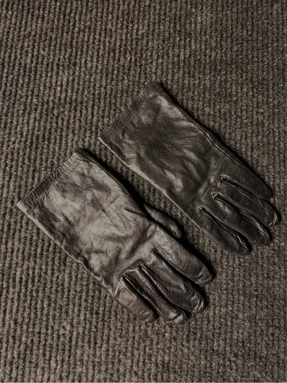Vintage Merona Black Sheep Leather Gloves Women’s Classic Minimalist